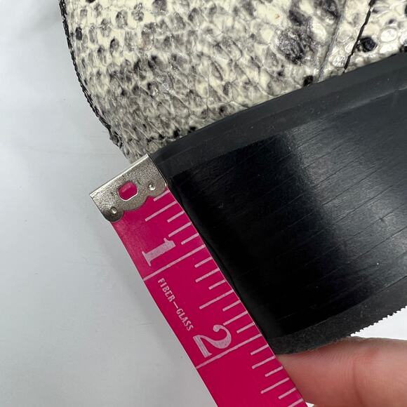 Blondo Eliza Bootie Womens 8.5M Snakeskin Print Leather Black Cream Waterproof - Picture 9 of 9